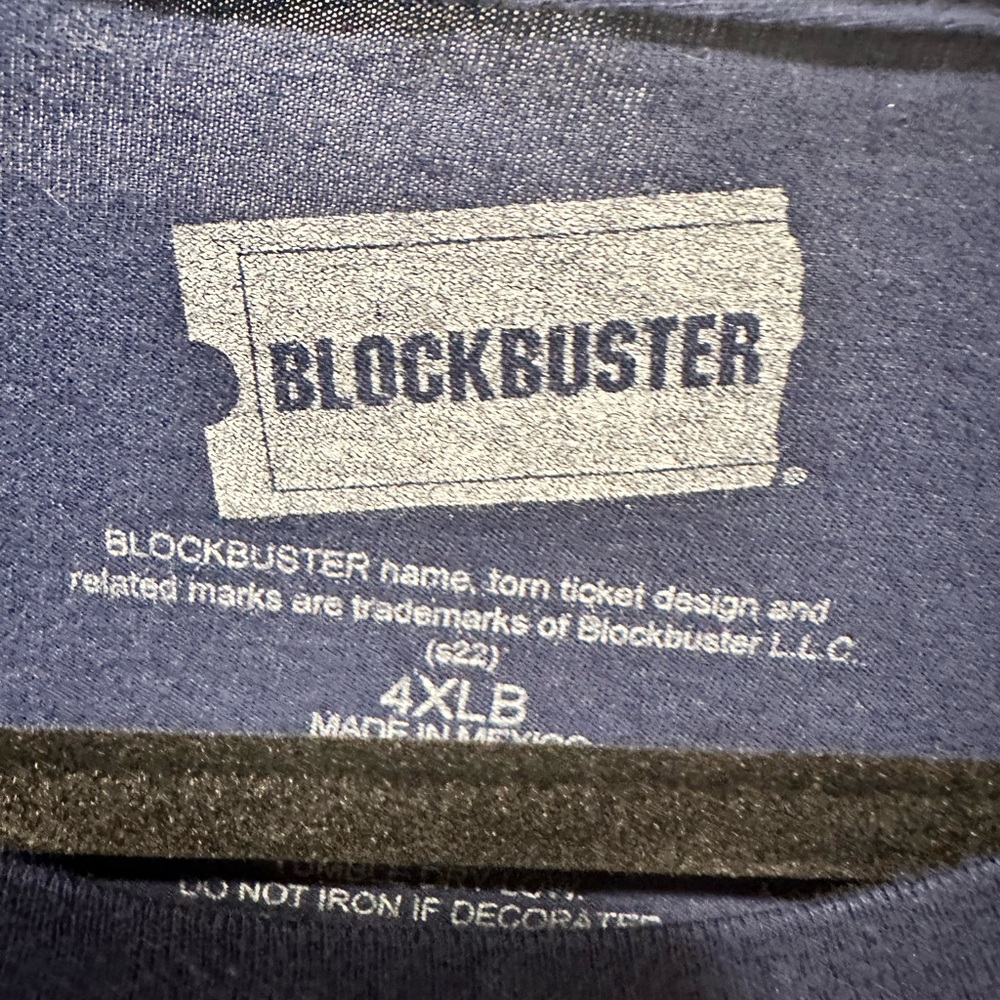 Graphic tees - Picture 16 of 16